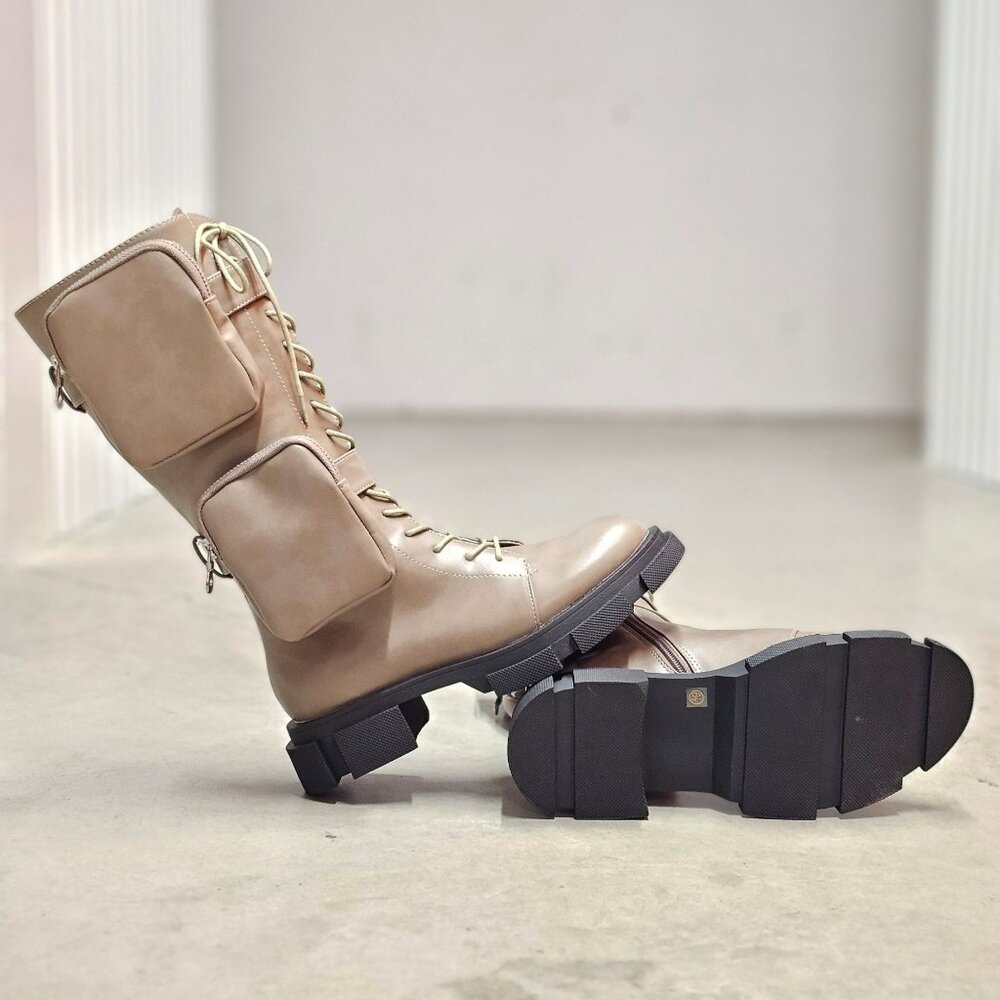 Lace-Up Utility Combat Boots With Side Pouches Chunky Soles And Side Zippers In - Picture 6 of 7